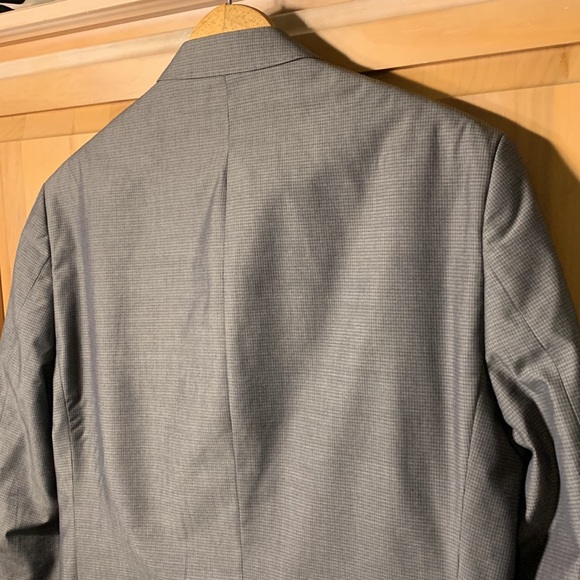 Calvin Klein (40R) - Picture 13 of 16